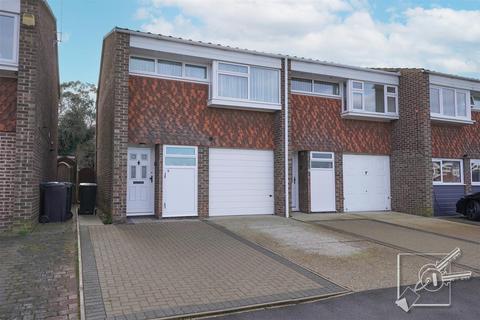 Ivy Close, Gravesend 2 bed house for sale