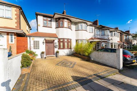 Uxbridge Road, Southall 3 bed end of terrace house for sale