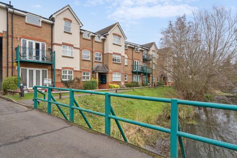 Uxbridge Road, Mill End... 2 bed apartment for sale