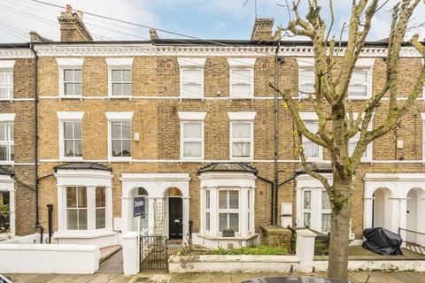 Gowrie Road, London SW11 1 bed flat for sale