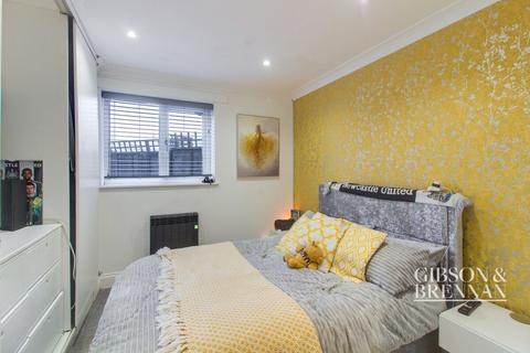Shirley Gardens, Basildon, SS13 2 bed maisonette for sale