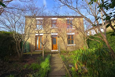 Bradford Road, Bradford, BD10 3 bed link detached house for sale