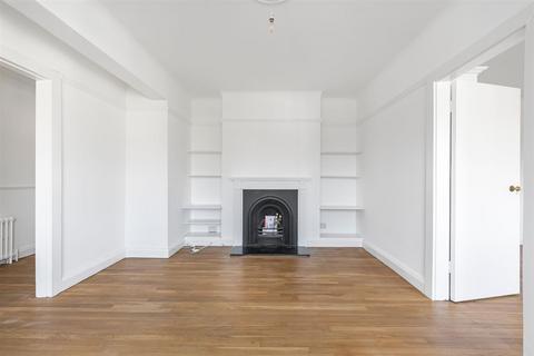 Seaforth Lodge, Barnes, London, SW13 2 bed flat for sale