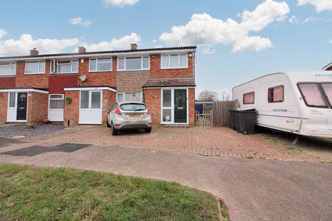 Newis Crescent, Clifton, Shefford, SG17 3 bed end of terrace house for sale