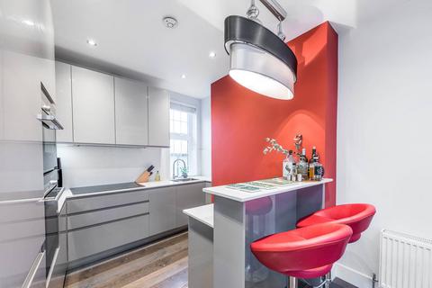 Tamworth Street, Fulham, London, SW6 3 bed maisonette for sale
