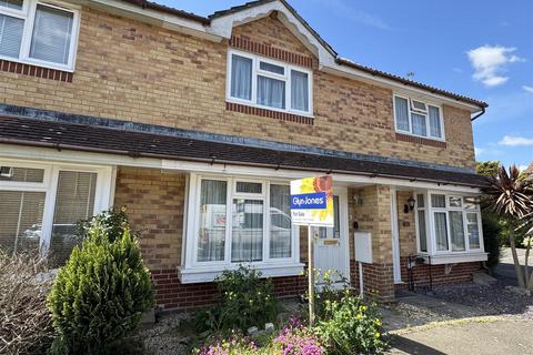 Finches Close, Littlehampton BN17 2 bed terraced house for sale