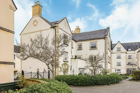 Prince Court, Tetbury... 3 bed apartment for sale