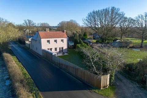 Stockwood, Worcestershire 4 bed detached house for sale