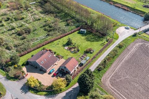 Chalk Road, Wisbech PE14 5 bed barn conversion for sale