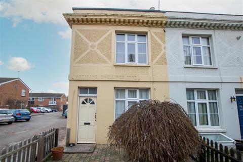 Artisans Dwellings, Saffron Walden CB10 2 bed end of terrace house for sale