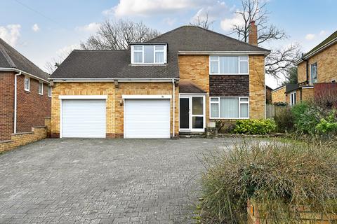 Canterbury Road, Farnborough, GU14 3 bed detached house for sale