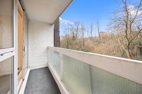 Lawn Road, Belsize Park NW3 2 bed apartment for sale