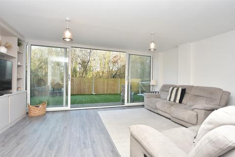 Springate Close, Walderslade, Kent 4 bed detached house for sale