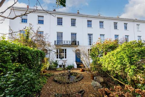 Milverton Crescent, Leamington Spa CV32 4 bed townhouse for sale