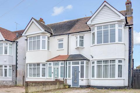 Sandringham Road, Southchurch SS1 4 bed semi