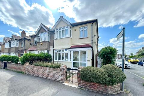 Helen Avenue, Feltham, Middlesex, TW14 4 bed semi