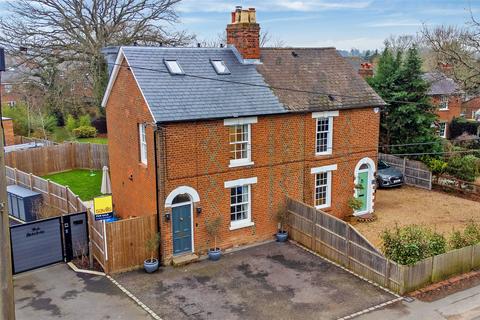 Newell Green, Warfield, Bracknell... 3 bed semi