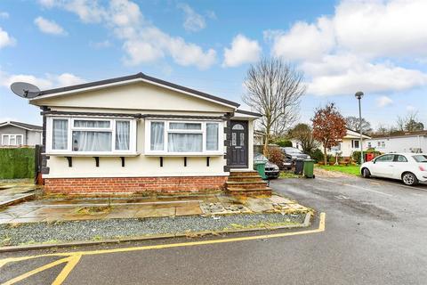 Bonehurst Road, Horley, Surrey 1 bed park home for sale