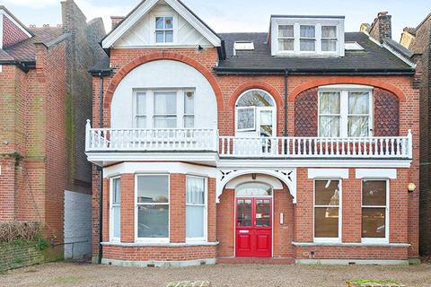 Woodville Gardens, Ealing, London 2 bed apartment for sale