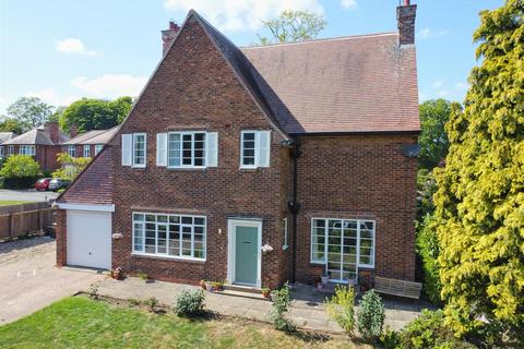 Longcroft Park, Beverley 3 bed detached house for sale