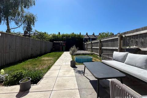 Norwood Far Grove, Beverley 3 bed semi