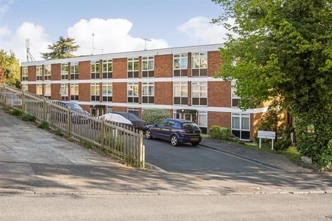 The Pines, Purley CR8 2 bed flat for sale