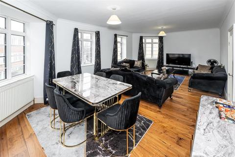 STOURCLIFFE CLOSE, STOURCLIFFE... 3 bed flat for sale