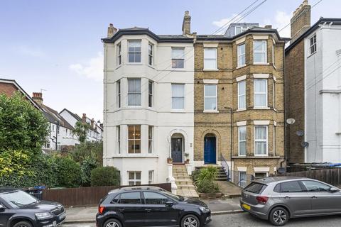 Cintra Park, Crystal Palace 2 bed flat for sale