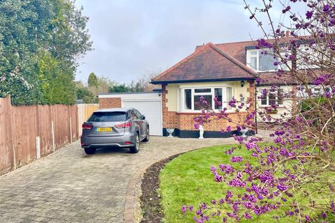 Dundee Close, Leigh