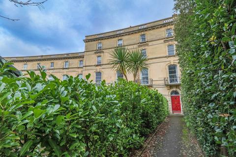 Ellenborough Crescent, South Ward 1 bed flat for sale