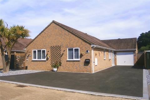 The Lanes, New Milton, Hampshire, BH25 3 bed bungalow for sale