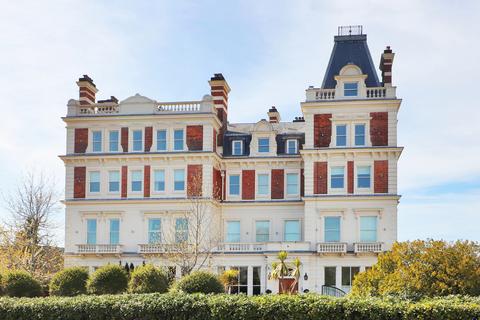 Molyneux Park Road, Tunbridge Wells TN4 2 bed penthouse for sale