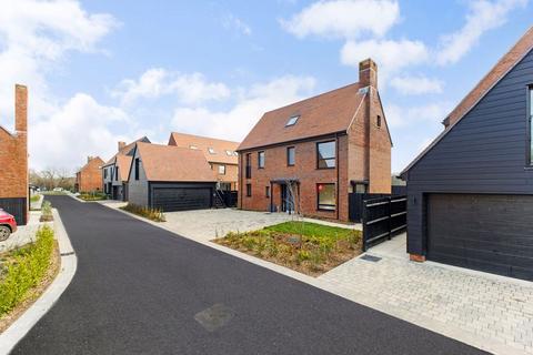 Barons Drive, Alfold 5 bed detached house for sale