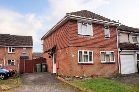 Cormorant Close, Fareham PO16 3 bed semi