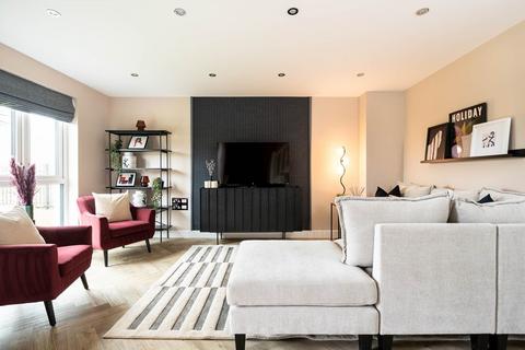 4 bed detached house