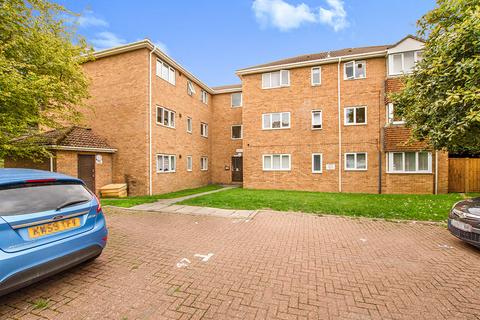 Bond Road, Kent ME8 2 bed flat for sale