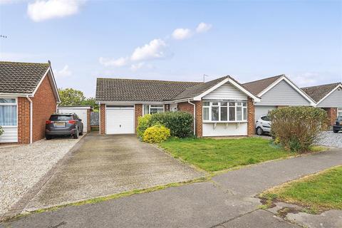 Church Way, Pagham 2 bed detached bungalow for sale