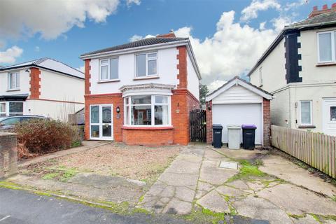 George Street, Mablethorpe LN12 3 bed detached house for sale