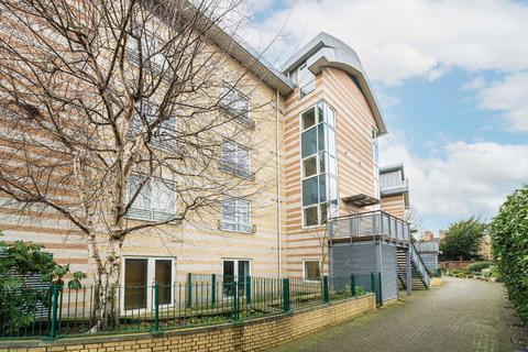 Marina Place, Hampton Wick Kingston... 2 bed flat for sale