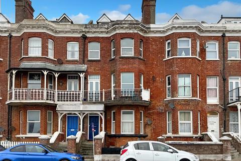 49 South Terrace, Littlehampton BN17 1 bed apartment for sale