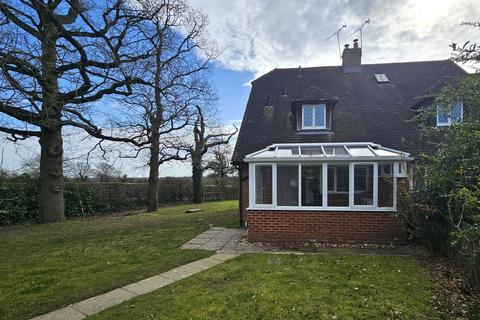 Marden, Kent 3 bed end of terrace house for sale