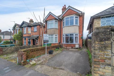 Anglesea Road, Shirley, Southampton... 2 bed semi