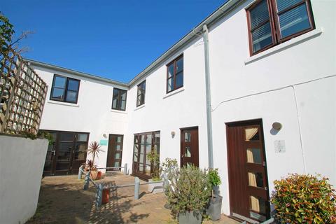 Medina Place, Hove 2 bed terraced house for sale