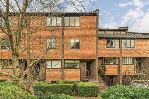 Mallard Place, Strawberry Hill TW1 3 bed terraced house for sale