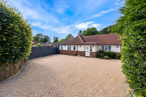 Shipley Bridge Lane, Crawley RH10 3 bed detached bungalow for sale