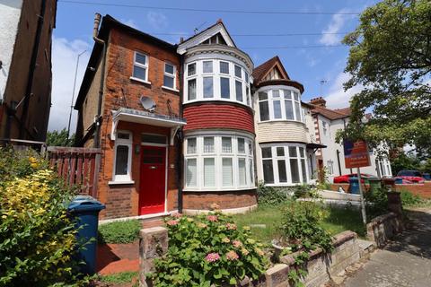Longley Road, Harrow, HA1 4TQ 2 bed flat for sale