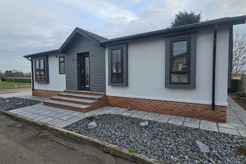 Sparrow Lane, Newark NG23 2 bed park home for sale