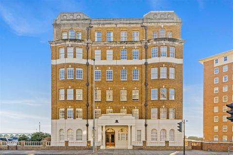 Courtenay Gate, Courtenay Terrace, Hove 2 bed apartment for sale