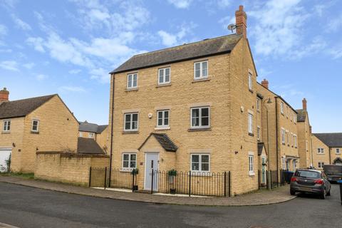 Pine Rise, Witney, Oxfordshire 4 bed end of terrace house for sale