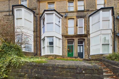 Belmont Terrace, Buxton 2 bed terraced house for sale